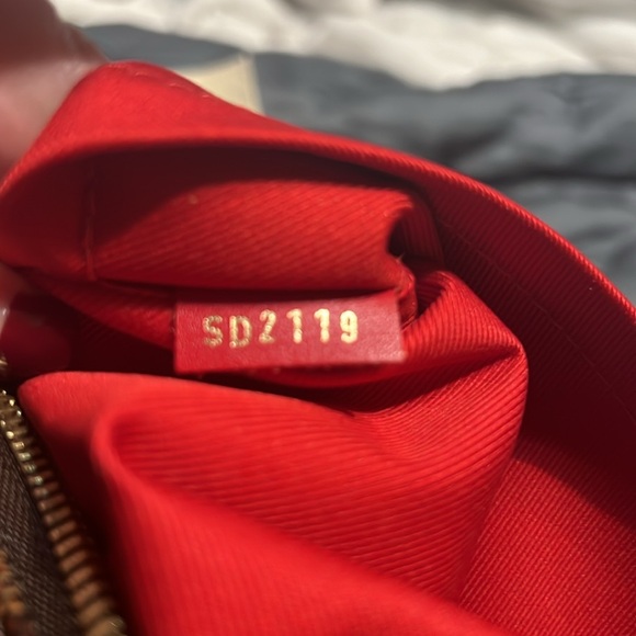 Louis Vuitton South Bank Besace - Picture 17 of 17